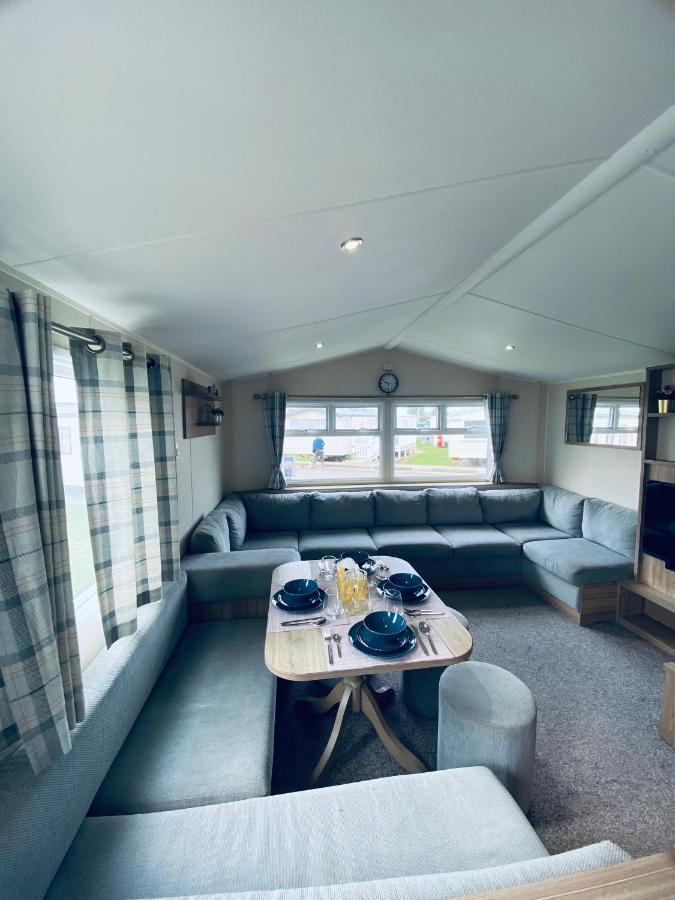 8 Bed Sun Decked Caravan Unlimited High Speed Wifi And Fun At Seawick Holiday Park Clacton-on-Sea Exterior foto